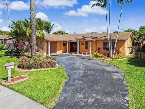 9837 SW 194th Street Cutler Bay FL 33157