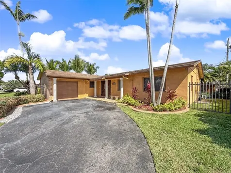 9837 SW 194th Street Cutler Bay FL 33157