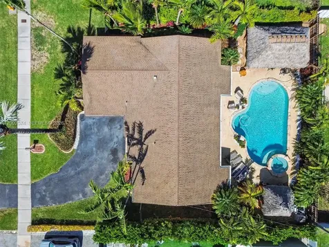 9837 SW 194th Street Cutler Bay FL 33157