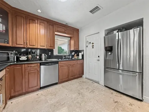 9837 SW 194th Street Cutler Bay FL 33157
