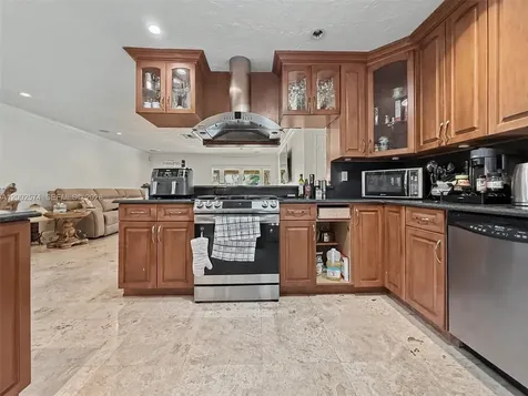 9837 SW 194th Street Cutler Bay FL 33157