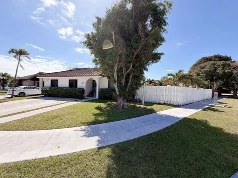 14554 SW 96 Terrace SW 96 Terrace Miami FL 33186