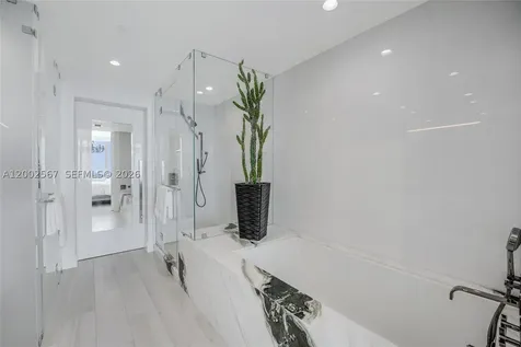 2900 NE 7th Avenue Miami FL 33137