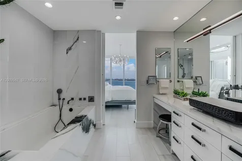 2900 NE 7th Avenue Miami FL 33137