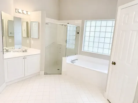 2019 Cove Lane Weston FL 33326