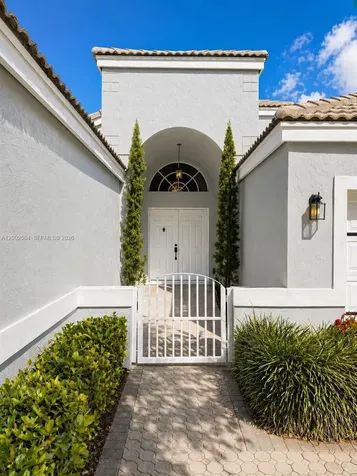 2019 Cove Lane Weston FL 33326