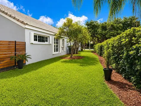 2019 Cove Lane Weston FL 33326