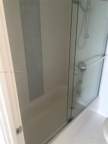 6900 Bay Drive Miami Beach FL 33141