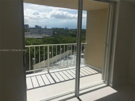6900 Bay Drive Miami Beach FL 33141