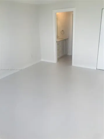 6900 Bay Drive Miami Beach FL 33141