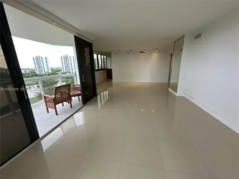 20185 E Country Club Drive Aventura FL 33180
