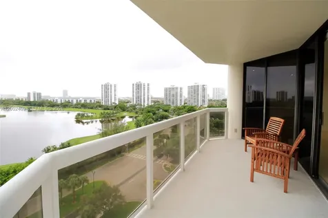 20185 E Country Club Drive Aventura FL 33180