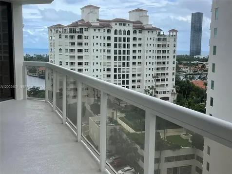 20185 E Country Club Drive Aventura FL 33180
