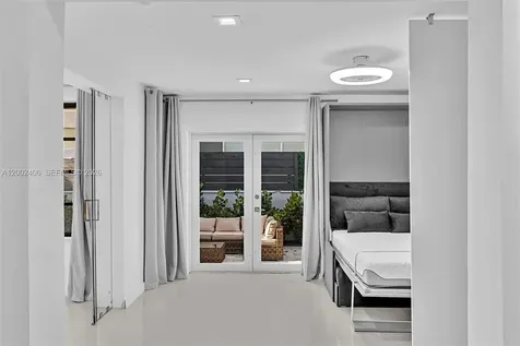 1002 10th Street Miami Beach FL 33139