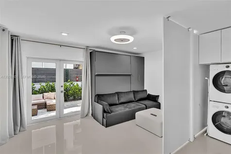 1002 10th Street Miami Beach FL 33139