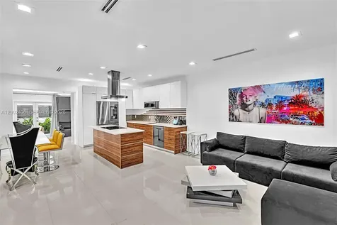 1002 10th Street Miami Beach FL 33139