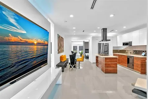 1002 10th Street Miami Beach FL 33139