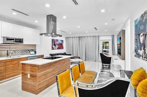 1002 10th Street Miami Beach FL 33139