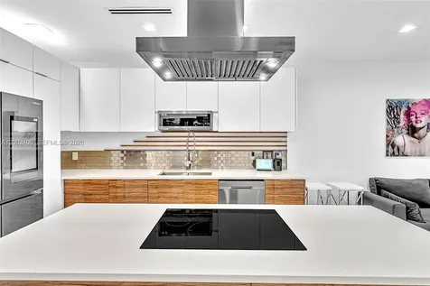 1002 10th Street Miami Beach FL 33139