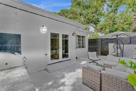 1002 10th Street Miami Beach FL 33139