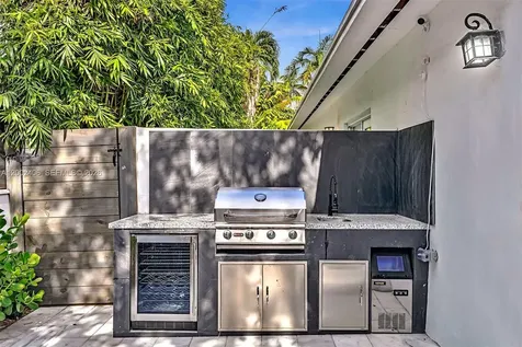 1002 10th Street Miami Beach FL 33139