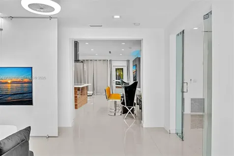 1002 10th Street Miami Beach FL 33139