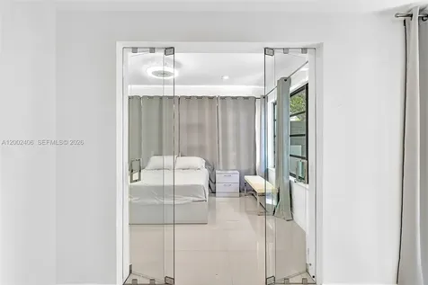 1002 10th Street Miami Beach FL 33139