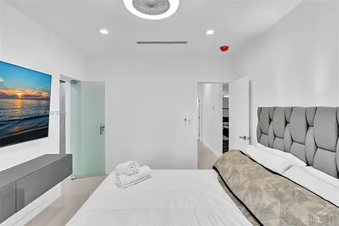1002 10th Street Miami Beach FL 33139