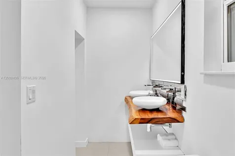 1002 10th Street Miami Beach FL 33139