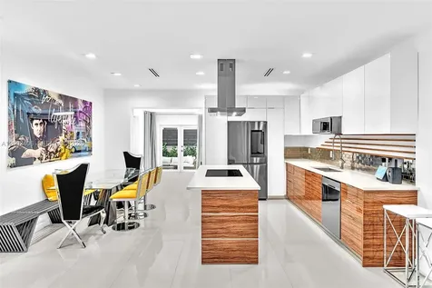 1002 10th Street Miami Beach FL 33139