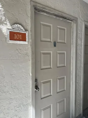 8333 Lake Drive Doral FL 33166