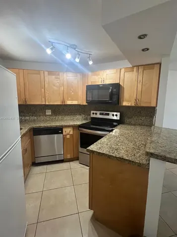 8333 Lake Drive Doral FL 33166