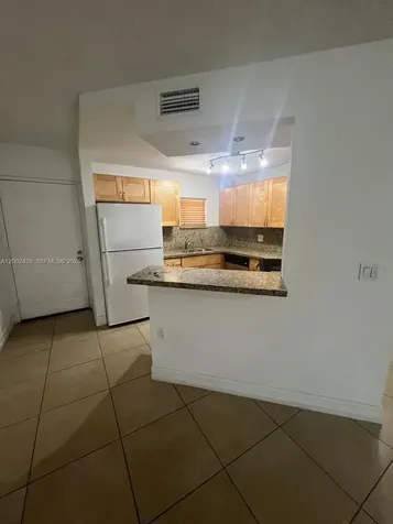 8333 Lake Drive Doral FL 33166