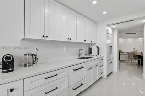3000 Island Boulevard Aventura FL 33160