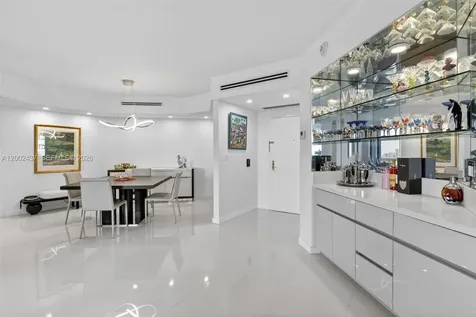 3000 Island Boulevard Aventura FL 33160