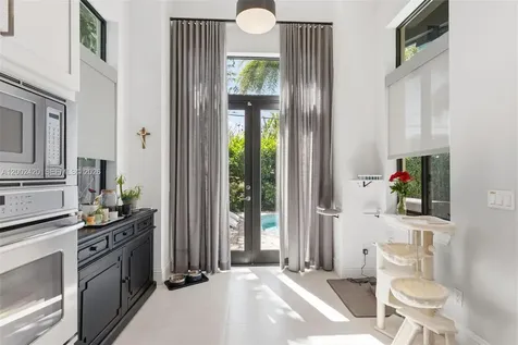 1609 NE 18th Avenue Fort Lauderdale FL 33305