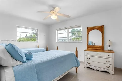 249 W Seaview Drive Duck FL 33050