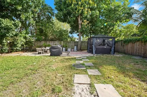 2410 Jackson Street Hollywood FL 33020