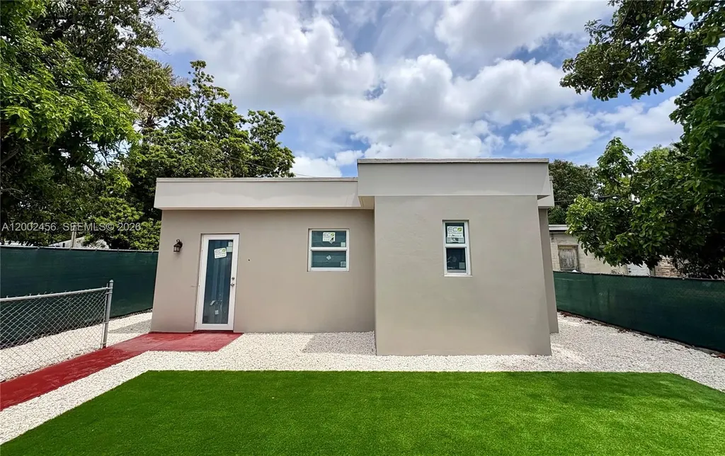 2637 NW 23rd Court Miami FL 33142