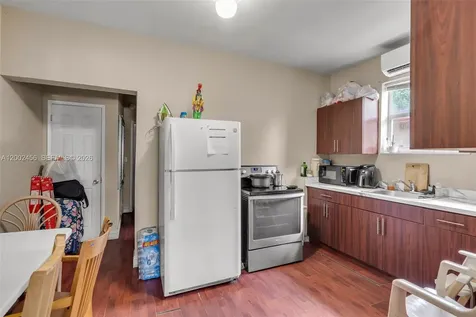 2637 NW 23rd Court Miami FL 33142