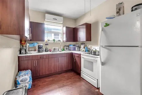 2637 NW 23rd Court Miami FL 33142