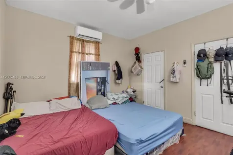 2637 NW 23rd Court Miami FL 33142