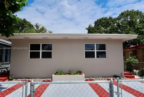2637 NW 23rd Court Miami FL 33142