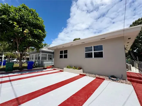 2637 NW 23rd Court Miami FL 33142