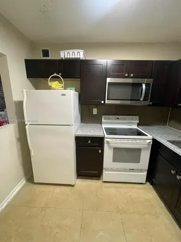 525 W 69th Street Hialeah FL 33014