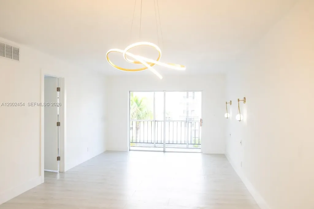 220 SW 9th Avenue Hallandale Beach FL 33009