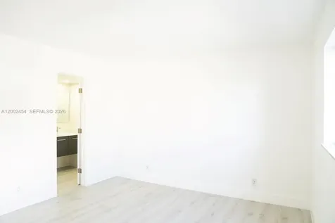 220 SW 9th Avenue Hallandale Beach FL 33009