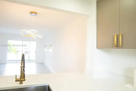 220 SW 9th Avenue Hallandale Beach FL 33009
