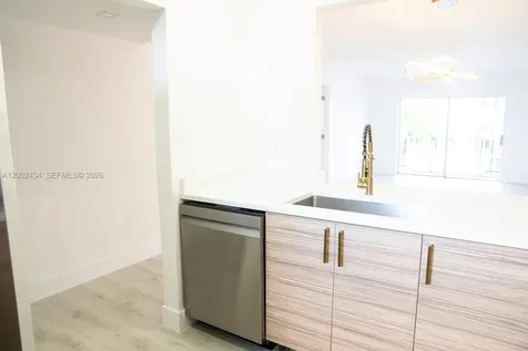 220 SW 9th Avenue Hallandale Beach FL 33009