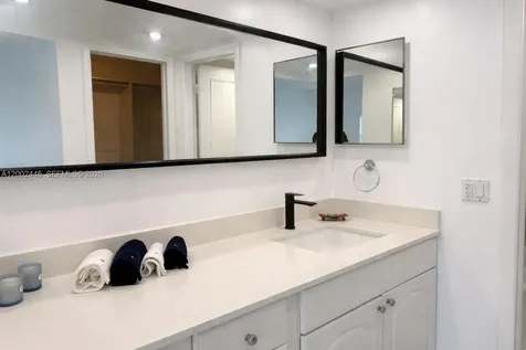 77 Crandon Boulevard Key Biscayne FL 33149